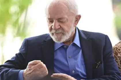 Revista Oeste cita pesquisa realizada pela Paraná Pesquisas.