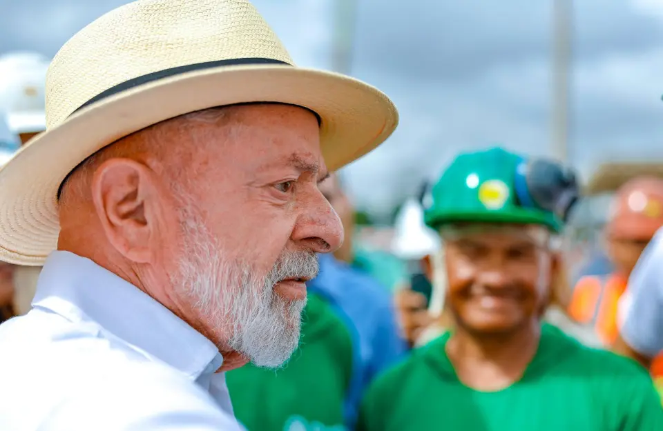 Lula diz que Petrobras nao e unica culpada por gasolina cara
