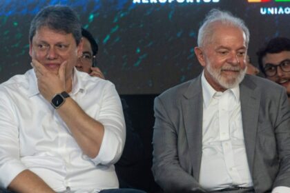 Rádio Corredor cita pesquisa realizada pela Paraná Pesquisas.