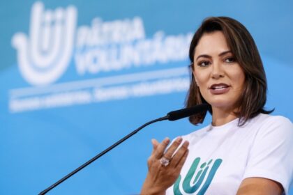 Isto É cita pesquisa realizada pela Paraná Pesquisas.
