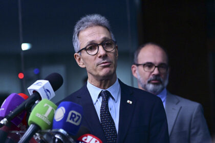 Crusoé cita pesquisa realizada pela Paraná Pesquisas no Estado de Minas Gerais.