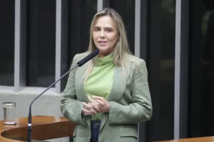 Band cita pesquisa realizada pela Paraná Pesquisas no Distrito Federal.