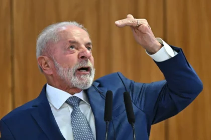 Pleno News cita pesquisa realizada pela Paraná Pesquisas.