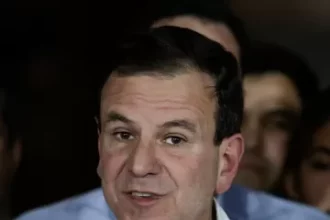 eduardo paes prefeito reeleito do rio de janeiro em entrevista coletiva 1728339825954 v2 360x480.jpg