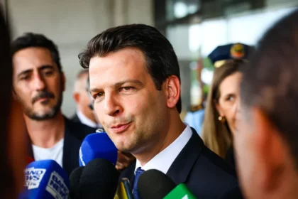 Plural Curitiba cita pesquisa realizada pela Paraná Pesquisas no Município de Curitiba.