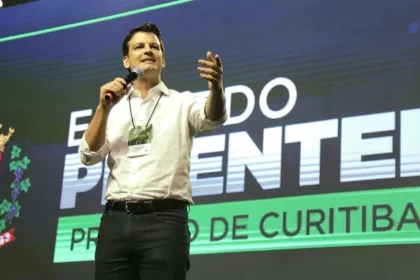 Band cita pesquisa realizada pela Paraná Pesquisas no Município de Curitiba.