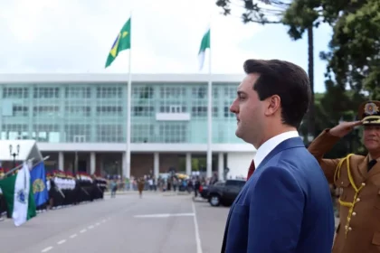 Jornal Extra cita pesquisa realizada pela Paraná Pesquisas no Município de Curitiba.
