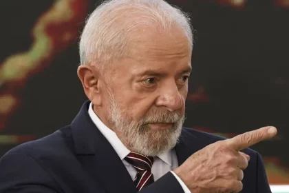 Em Tempo Notícias cita pesquisa realizada pela Paraná Pesquisas.