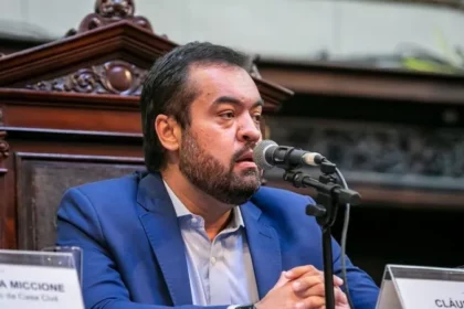 Band News FM cita pesquisa realizada pela Paraná Pesquisas no Estado do Rio de Janeiro.