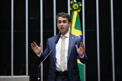 Carta Capital cita pesquisa realizada pela Paraná Pesquisas no Estado de Minas Gerais.