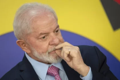 Diário Causa Operária cita pesquisa realizada pela Paraná Pesquisas.