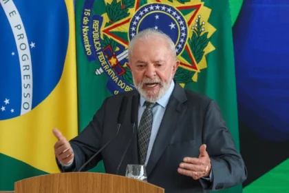 GP1 cita pesquisa realizada pela Paraná Pesquisas.