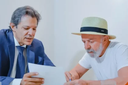 Blog do Eliomar cita pesquisa realizada pela Paraná Pesquisas.
