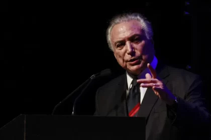 Diário Carioca cita pesquisa realizada pela Paraná Pesquisas.