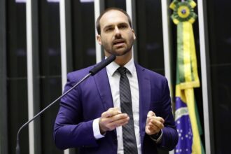 1280px Eduardo Bolsonaro em maio de 2019 960x640 1