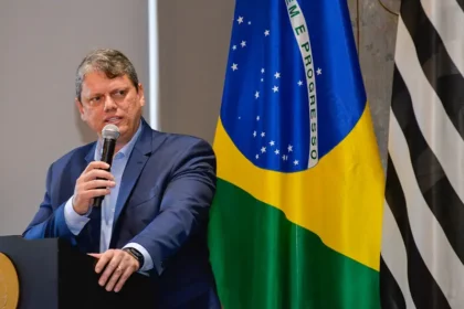 InfoMoney cita pesquisa realizada pela Paraná Pesquisas.