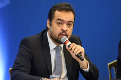 CNN cita pesquisa realizada pela Paraná Pesquisas no Estado do Rio de Janeiro.