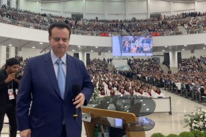 O Crusoé cita pesquisa realizada pela Paraná Pesquisas.