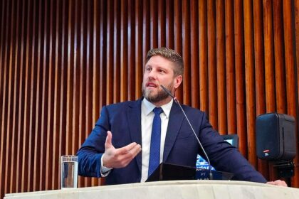 Jornal Extra Guarapuava cita pesquisa realizada pela Paraná Pesquisas no Estado do Paraná.