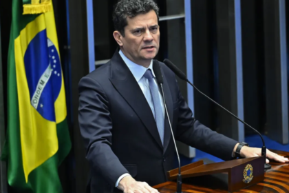 Jornal de Colombo cita pesquisa realizada pela Paraná Pesquisas no Estado do Paraná.