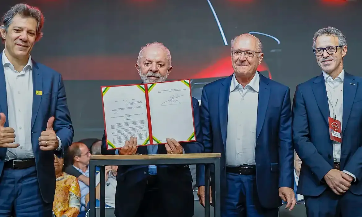 TN Online cita pesquisa realizada pela Paraná Pesquisas no Estado do Paraná.