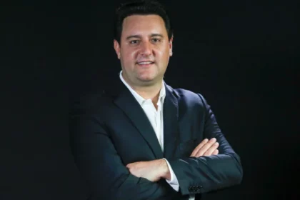 Poder 360 cita pesquisa realizada pela Paraná Pesquisas no Estado do Paraná.