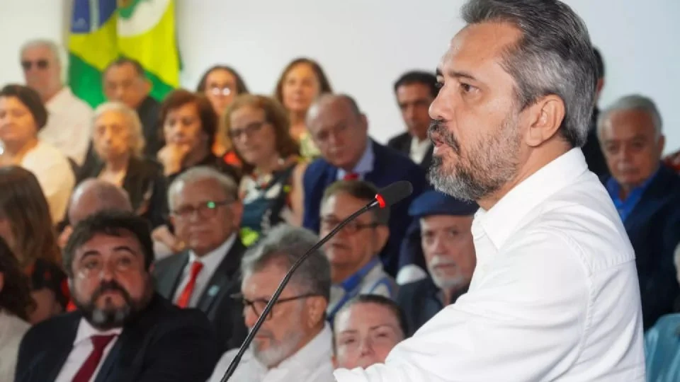Revista Fórum cita pesquisa realizada pela Paraná Pesquisas no Estado do Ceará. 1 Revista Fórum cita pesquisa realizada pela Paraná Pesquisas no Estado do Ceará.