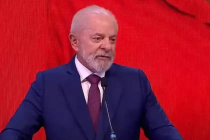Gazeta do Povo cita pesquisa realizada pela Paraná Pesquisas no Estado de São Paulo.