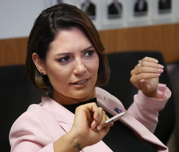 GP1 cita pesquisa realizada pela Paraná Pesquisas. 1 GP1 cita pesquisa realizada pela Paraná Pesquisas.