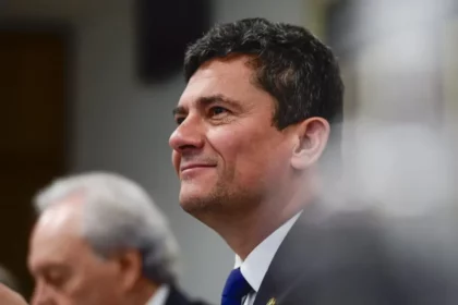 Gazeta do Povo cita pesquisa realizada pela Paraná Pesquisas no Estado do Paraná.