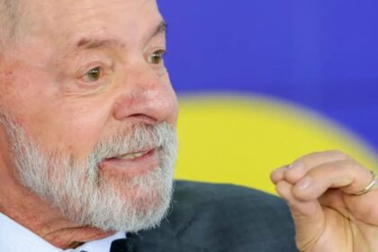 O Cafezinho cita pesquisa realizada pela Paraná Pesquisas.