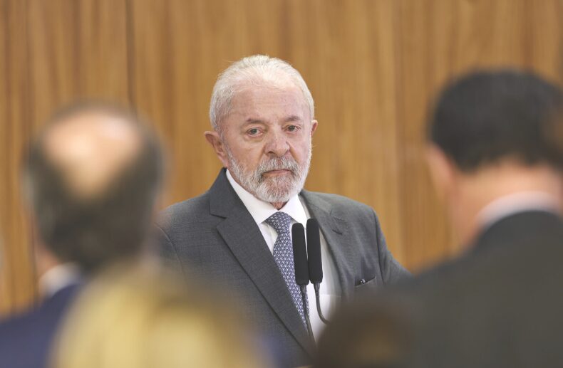Blog Ricardo Lima cita pesquisa realizada pela Paraná Pesquisas.