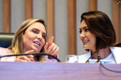 A Fonte cita pesquisa realizada pela Paraná Pesquisas no Distrito Federal.