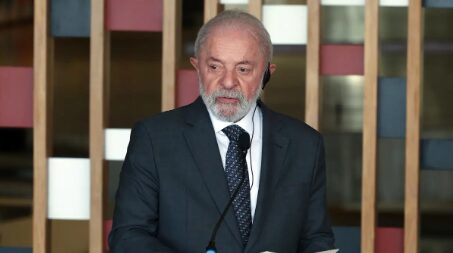 Grande Ponto cita pesquisa realizada pela Paraná Pesquisas. 1 Grande Ponto cita pesquisa realizada pela Paraná Pesquisas.