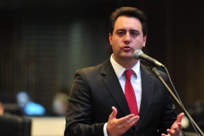 Conexão Política cita pesquisa realizada pela Paraná Pesquisas no Estado do Paraná.