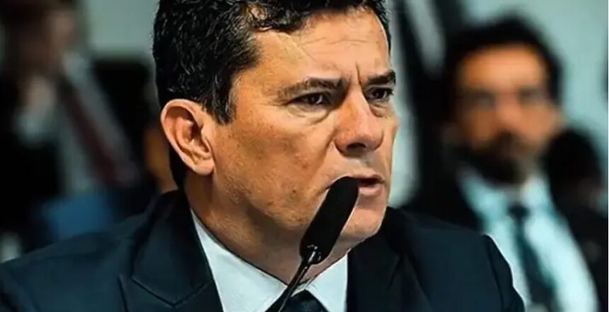 Revista Oeste cita pesquisa realizada pela Paraná Pesquisas no Estado do Paraná. 1 Revista Oeste cita pesquisa realizada pela Paraná Pesquisas no Estado do Paraná.