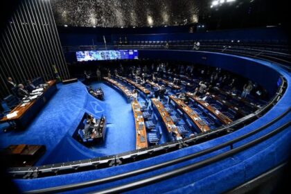 Plural cita pesquisa realizada pela Paraná Pesquisas no Estado do Paraná.