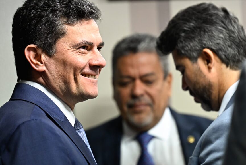 O Antagonista cita pesquisa realizada pela Paraná Pesquisas no Estado do Paraná. 1 O Antagonista cita pesquisa realizada pela Paraná Pesquisas no Estado do Paraná.