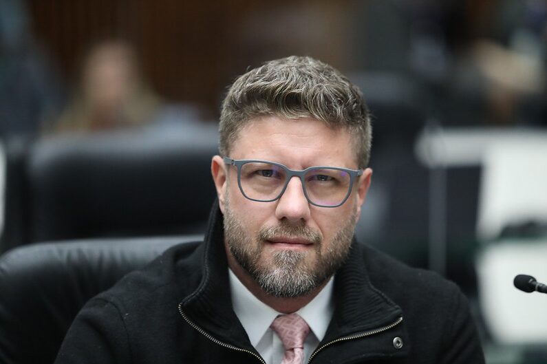 A Semana News cita pesquisa realizada pela Paraná Pesquisas no Estado do Paraná. 1 A Semana News cita pesquisa realizada pela Paraná Pesquisas no Estado do Paraná.