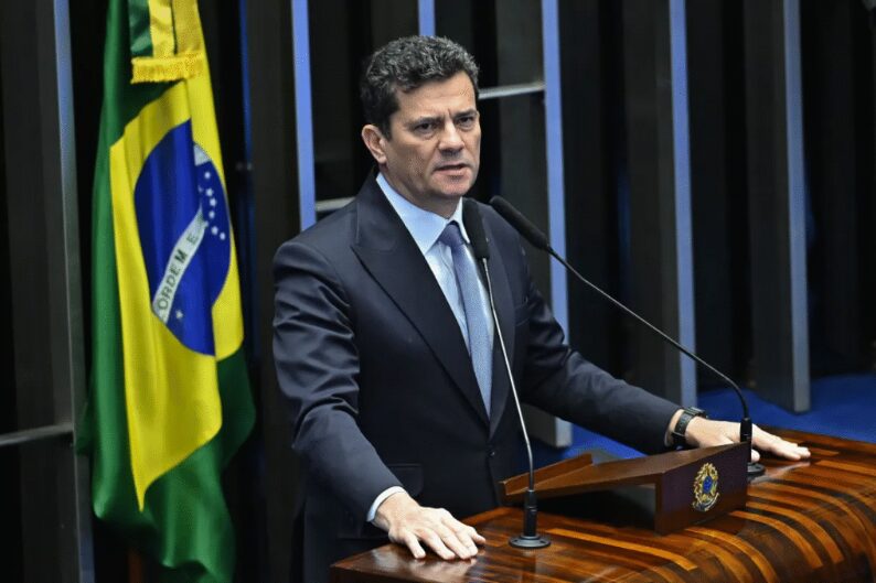 Blog Política cita pesquisa realizada pela Paraná Pesquisas no Estado do Paraná. 1 Blog Política cita pesquisa realizada pela Paraná Pesquisas no Estado do Paraná.