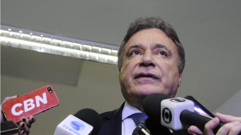 Jornal Opção cita pesquisa realizada pela Paraná Pesquisas no Estado do Paraná.