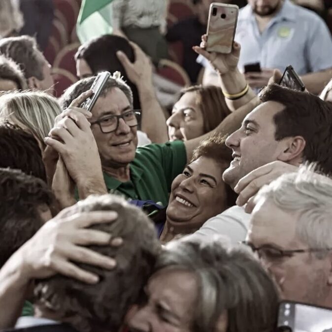 Blog do Tupan cita pesquisa realizada pela Paraná Pesquisas no Estado do Paraná. 1 Blog do Tupan cita pesquisa realizada pela Paraná Pesquisas no Estado do Paraná.