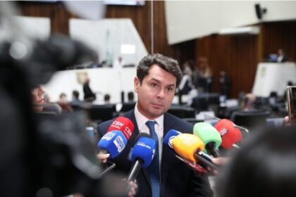 Correio do Litoral cita pesquisa realizada pela Paraná Pesquisas no Estado do Paraná.