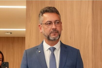 Busão Curitiba cita pesquisa realizada pela Paraná Pesquisas no Estado do Amapá.