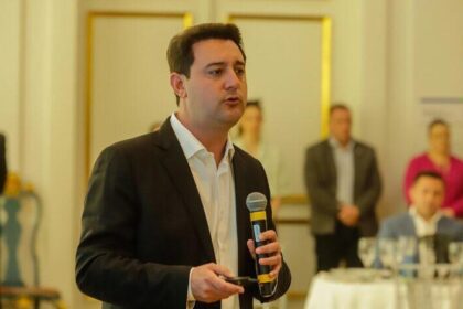 MSN cita pesquisa realizada pela Paraná Pesquisas no Estado do Paraná.