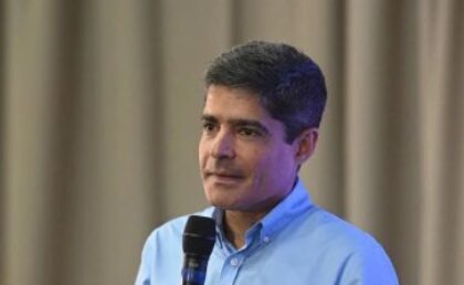 Tribuna da Bahia cita pesquisa realizada pela Paraná Pesquisas no Estado da Bahia.