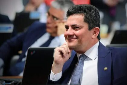 Revista Oeste cita pesquisa realizada pela Paraná Pesquisas no Município de Curitiba.