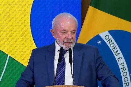 Folha de Curitiba cita pesquisa realizada pela Paraná Pesquisas no Estado de Pernambuco.