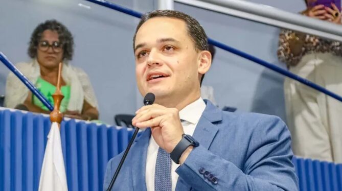 Band cita pesquisa realizada pela Paraná Pesquisas no Estado do Espírito Santo. 1 Band cita pesquisa realizada pela Paraná Pesquisas no Estado do Espírito Santo.
