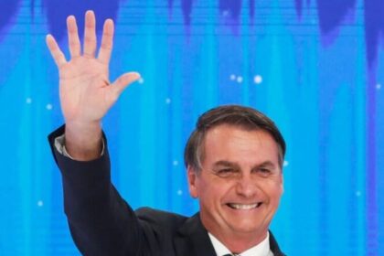Tia Cândia cita pesquisa realizada pela Paraná Pesquisas.